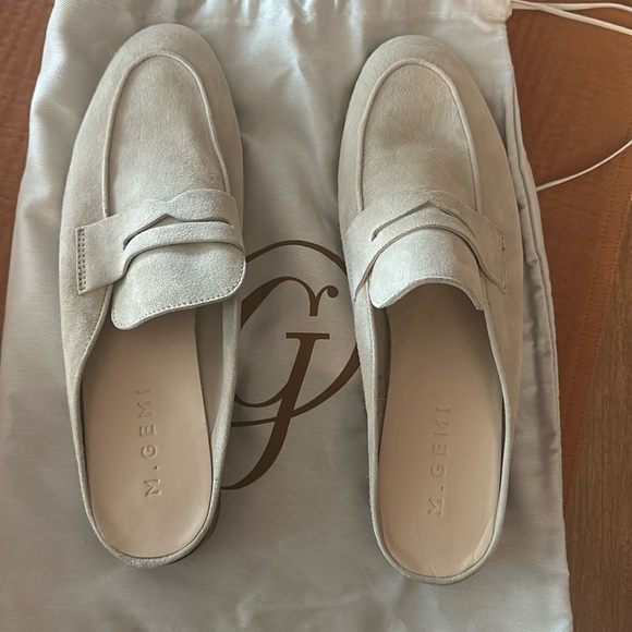 DONATED - Picture 1 of 3